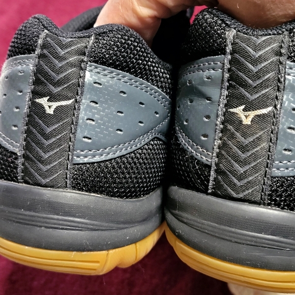 Mizuno Women's Wave Cyclone 2 Volleyball Shoe Black/silver Size 9 - Picture 13 of 14